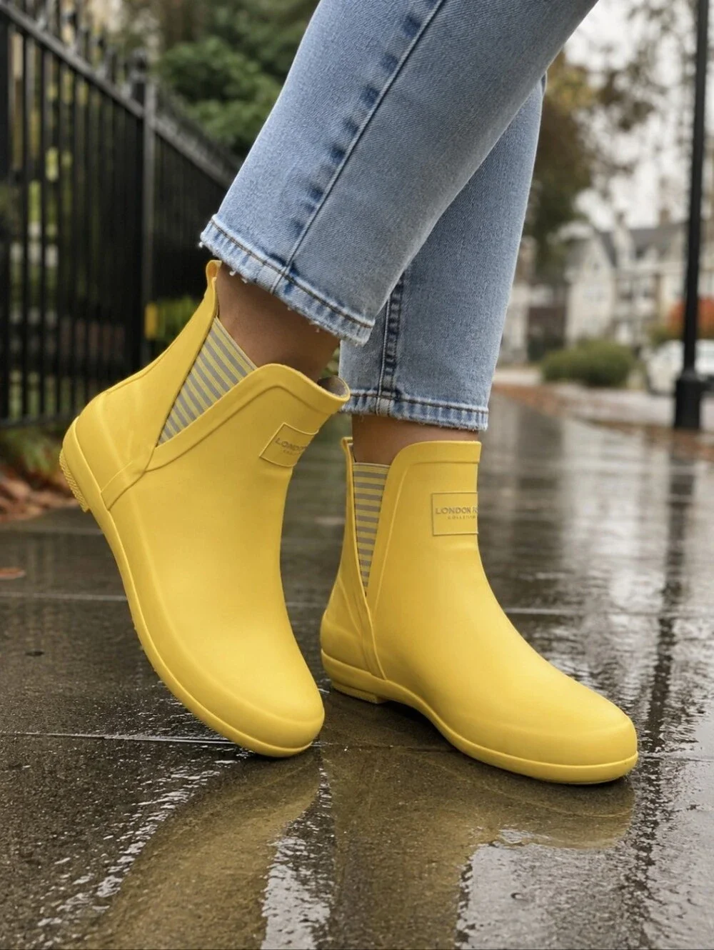 London Fog Piccadilly Yellow Waterproof Chelsea Rain Boots Women’s 8M
